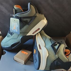 Air Jordan 4 Retro UNDEFEATED 2025 Sneaker Size 7 Mens 8.5 Womens NEW